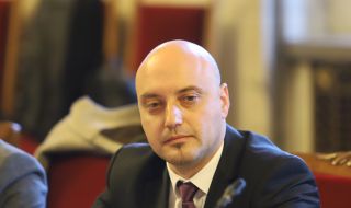Атанас Славов: България трябва да бъде на страната на украинския народ