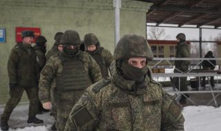 В Русия втори ден масово раздават призовки във военната служба