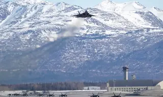 Обръчът се затяга! Пентагонът прехвърля още стелт изтребители F-22 в Близкия изток