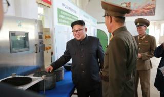 Северна Корея работи над могъща ракета