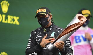 Люис Хамилтън ще получи рицарско звание