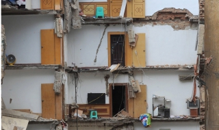 Жилищна сграда се срути в Китай (СНИМКИ)