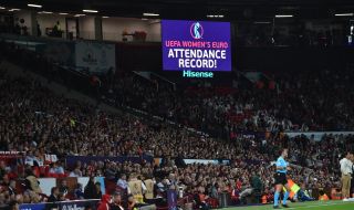 Рекордна посещаемост на стадион "Олд Трафорд" в Манчестър на футболен мач за жени