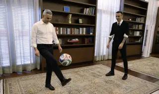 Бербатов става съветник на Андрей Гюров 