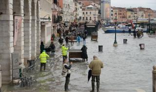 Външно: Ситуацията в Италия е критична