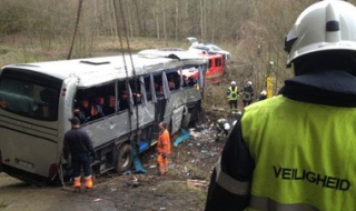 5-ма загиват в катастрофа с автобус в Белгия