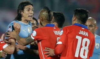 Наказаха чилиец заради провокацията срещу Кавани