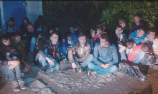 Заловиха 90 нелегални имигранти в Лозен