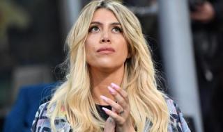 Жената на Икарди отново показа пищни дупе и гръд (СНИМКИ)