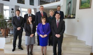 Нинова се срещна с посланиците от Централна Европа