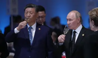 Си Цзинпин пристигна в Москва за ключова среща с Владимир Путин