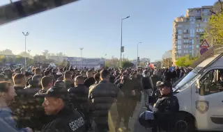 Шестима фенове са били отведени в полицията във връзка с вчерашното дерби между Ботев и Локомотив в Пловдив