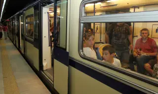 От днес метростанциите "Театрална“ и "Хаджи Димитър“ са отворени отново 