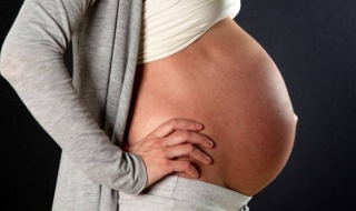 Мъж роди момченце