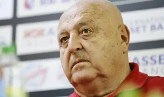 Венци Стефанов: Славия гледа напред, Левски винаги се огъва срещу нас