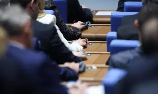 След едномесечна ваканция депутатите се връщат на парламентарните банки