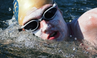 Неуморима американка преплува 132 километра