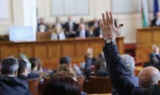 Парламентът решава за комисиите за "Росенец" и полицейското насилие