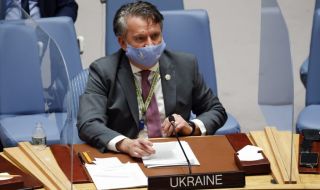 Украйна: Няма да нападаме нито Донбас, нито Крим
