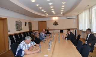 Синдикатите: Притеснени сме за бъдещето на ВМЗ