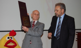 Награда за председателя на Съюза на птицевъдите в България