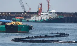 Огромен петролен разлив край Оман достигна 390 кв. км
