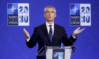 НАТО: Не сме част от конфликта в Украйна, не търсим война с Русия