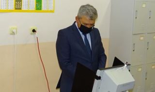 Машина за гласуване в Костинброд принтира ценови разписки