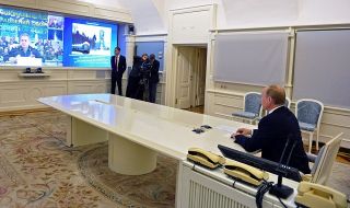 Ройтерс: Путин е отхвърлил мирно споразумение с Украйна в началото на войната