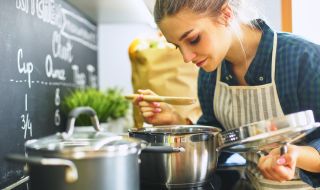 СЗО: Грешки в готвенето правят храната токсична