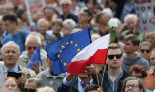 Голям протест във Варшава