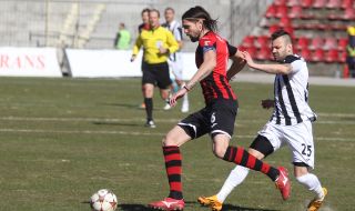 Бранеков негодува от липсата на сантименти сред чужденците в големите родни дербита