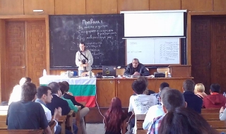 Вината на обществото ни е, че разруши двуполюсния модел