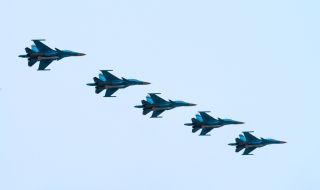 Над Москва кръжат самолети, репетират парада