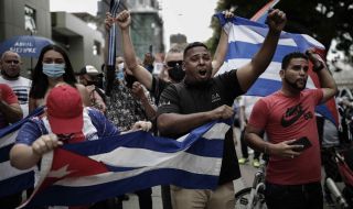 Протести в Куба: Интернетът още е спрян, 36-годишен мъж е убит