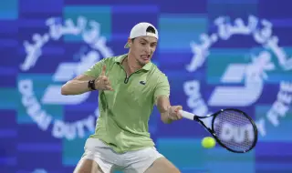 Денис Шаповалов елиминира Стефанос Циципас в драматичен сблъсък на Индиън Уелс