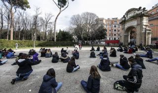 Ученици на протест в Италия