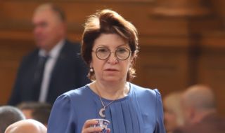 Рена Стефанова: Няма съмнение, че в момента Радев управлява страната