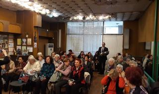 Кметът на „Северен” гостува на дамите от сдружение „Райна Княгиня”