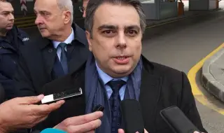 Асен Василев за решението на "Лукойл" да продаде бизнеса си у нас: Радвам се, че официално са обявили това