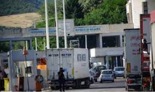 Тестове на случаен принцип предизвикаха опашка на Кулата-Промахон