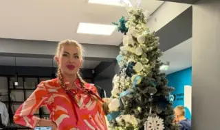 Антония Петрова посреща празниците с 4,5-метрова естествена елха и първа Коледа у дома от 7 години