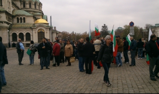 Поддръжници на кабинета „Орешарски” организирани срещу студентите (видео)