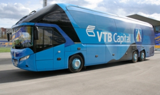 Вандали потрошиха клубния автобус на Левски