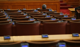 Парламентът събра кворум (обновена 10.25 ч.)