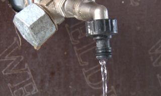 Питейна вода с неприятен мирис на хлор тече във Варна и няколко села в района
