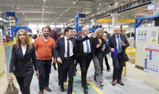 Томислав Дончев откри високотехнологичен завод за автомобилни части край Пловдив