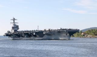 Най-големят военен кораб в света пристигна в Осло