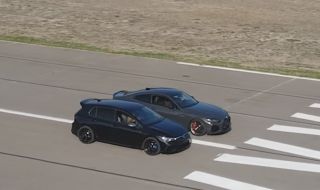 Дизелово BMW се изправя срещу бензинов Golf в оспорвана надпревара (ВИДЕО)