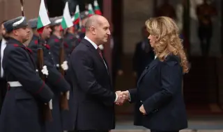 Кой избира служебния премиер - Радев или Йотова?